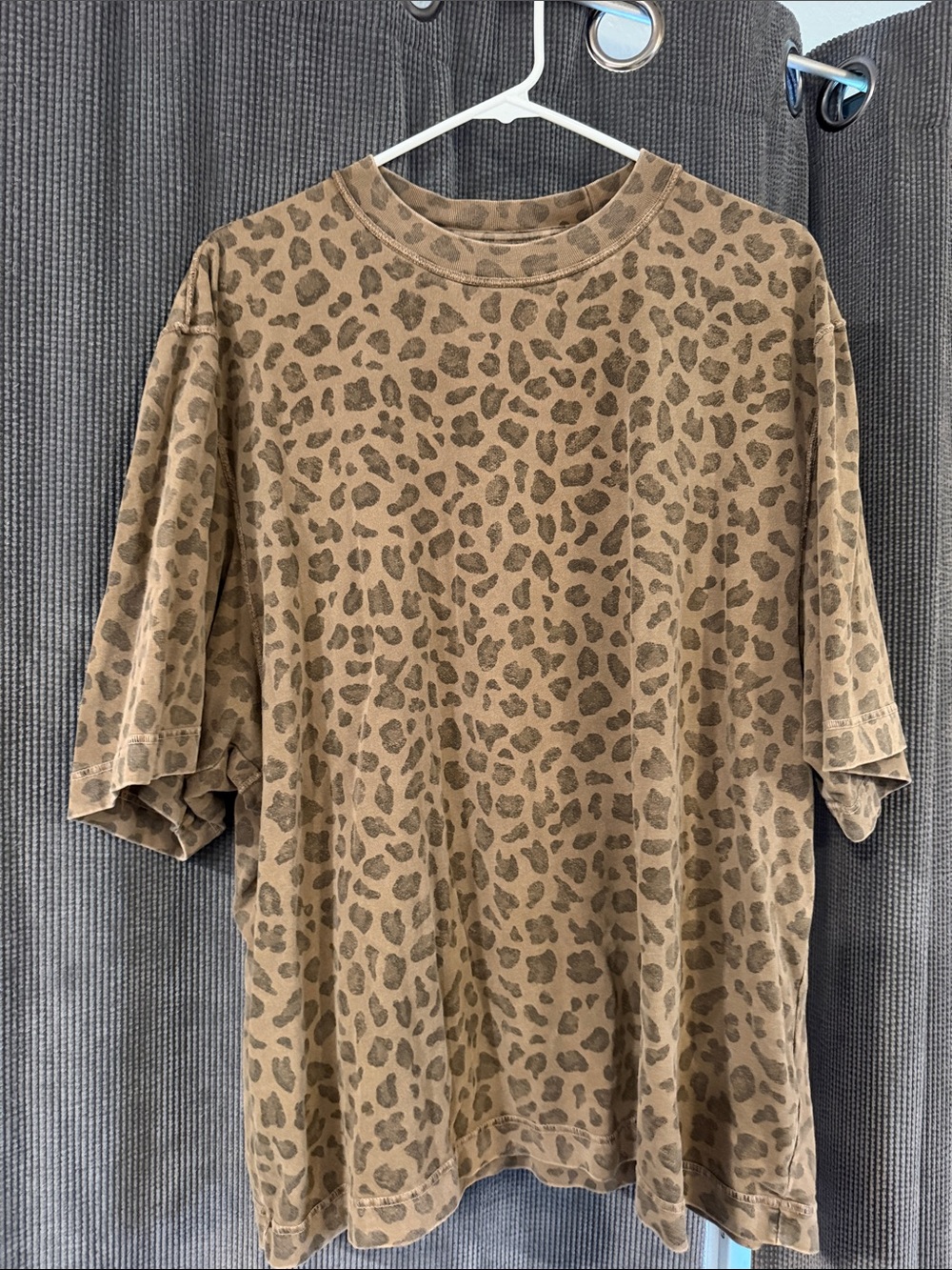 Abercrombie & Fitch Cropped Leopard Print Tee - Brown and Tan